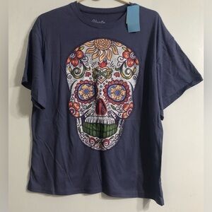 Women’s top Skull floral crewneck short sleeves pull over purple.Size  M.